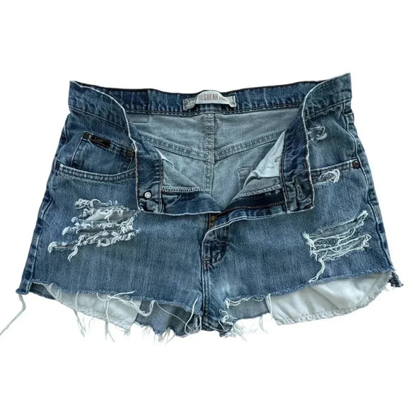 Vintage Lees Light Blue Distressed Denim Jean Shorts, Size 30x32 - Picture 3 of 14